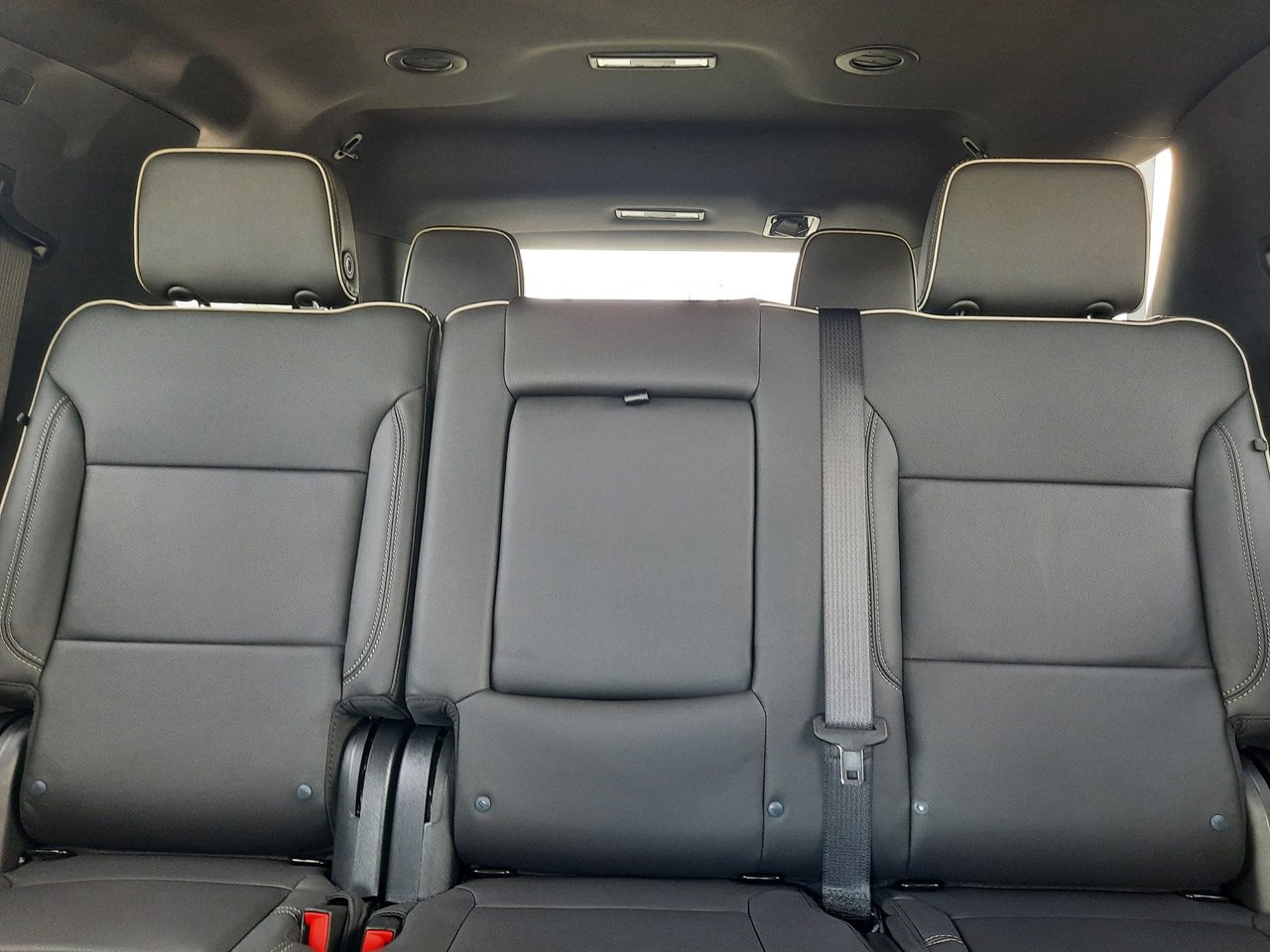 2025 GMC Yukon Elevation-23