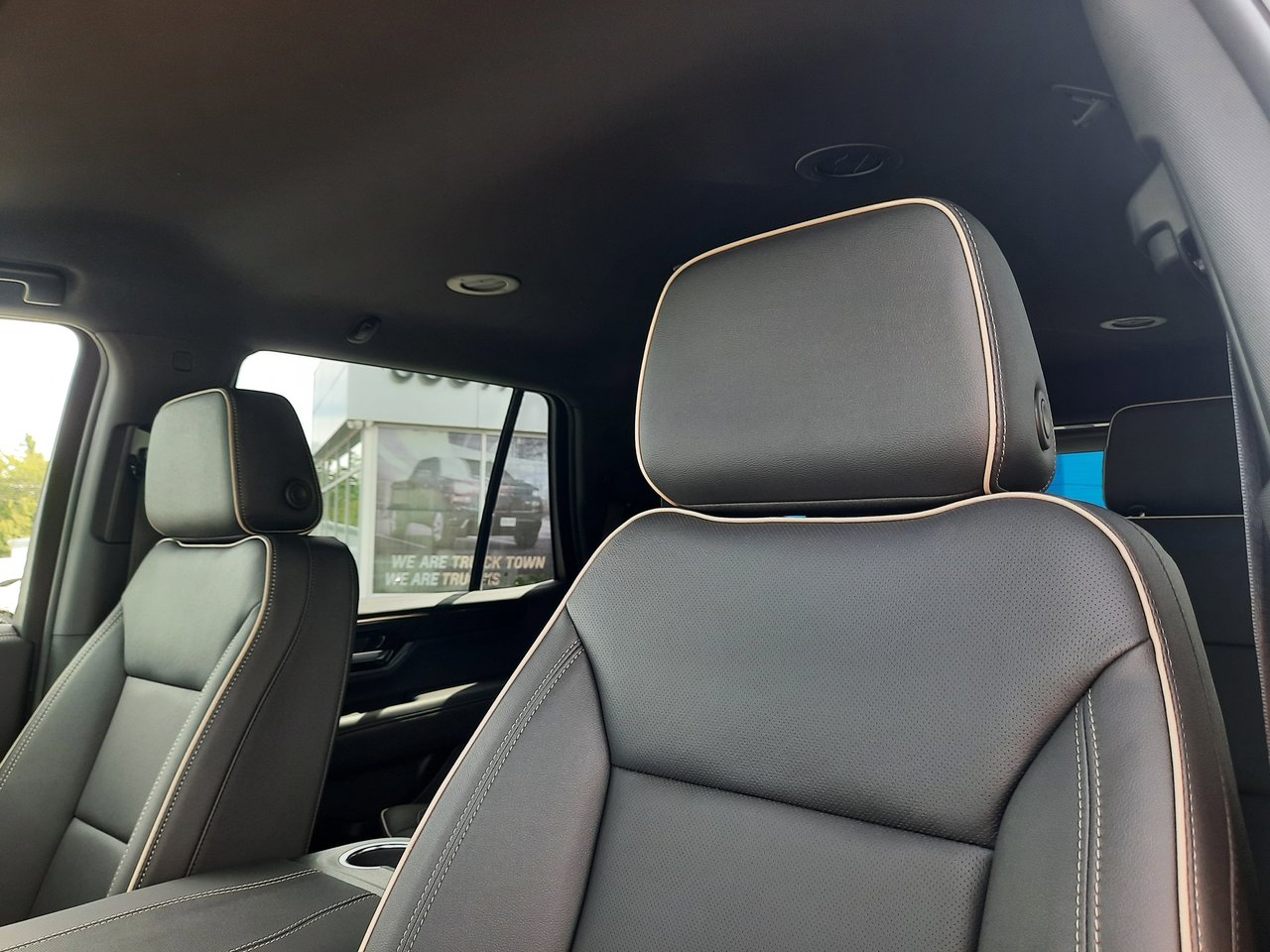 2025 GMC Yukon Elevation-2