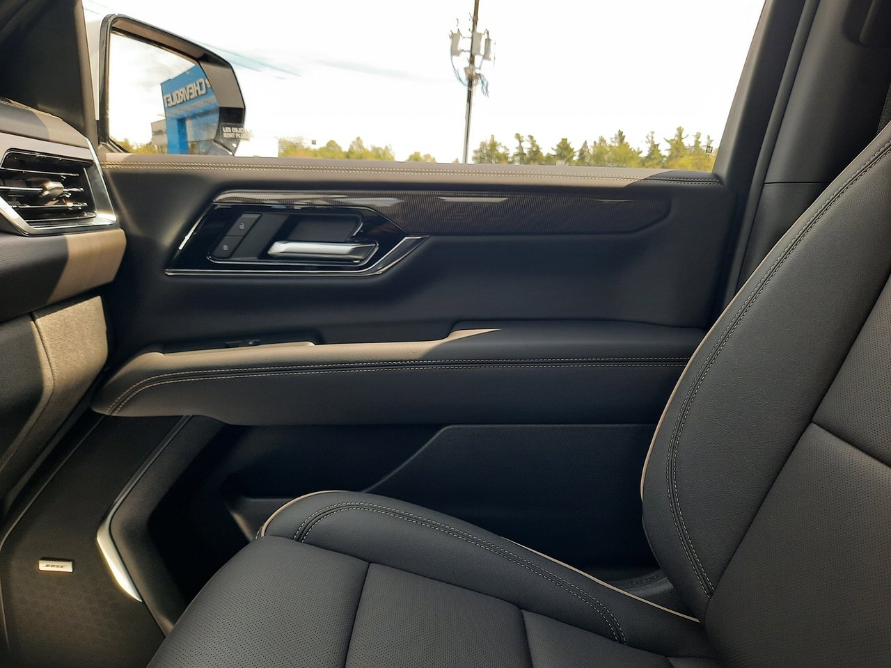 2025 GMC Yukon Elevation-21