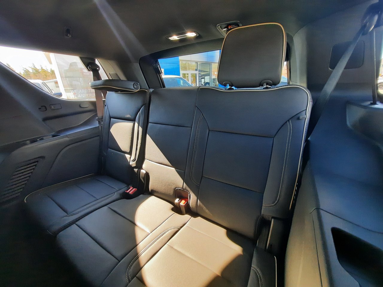 2025 GMC Yukon Elevation-24