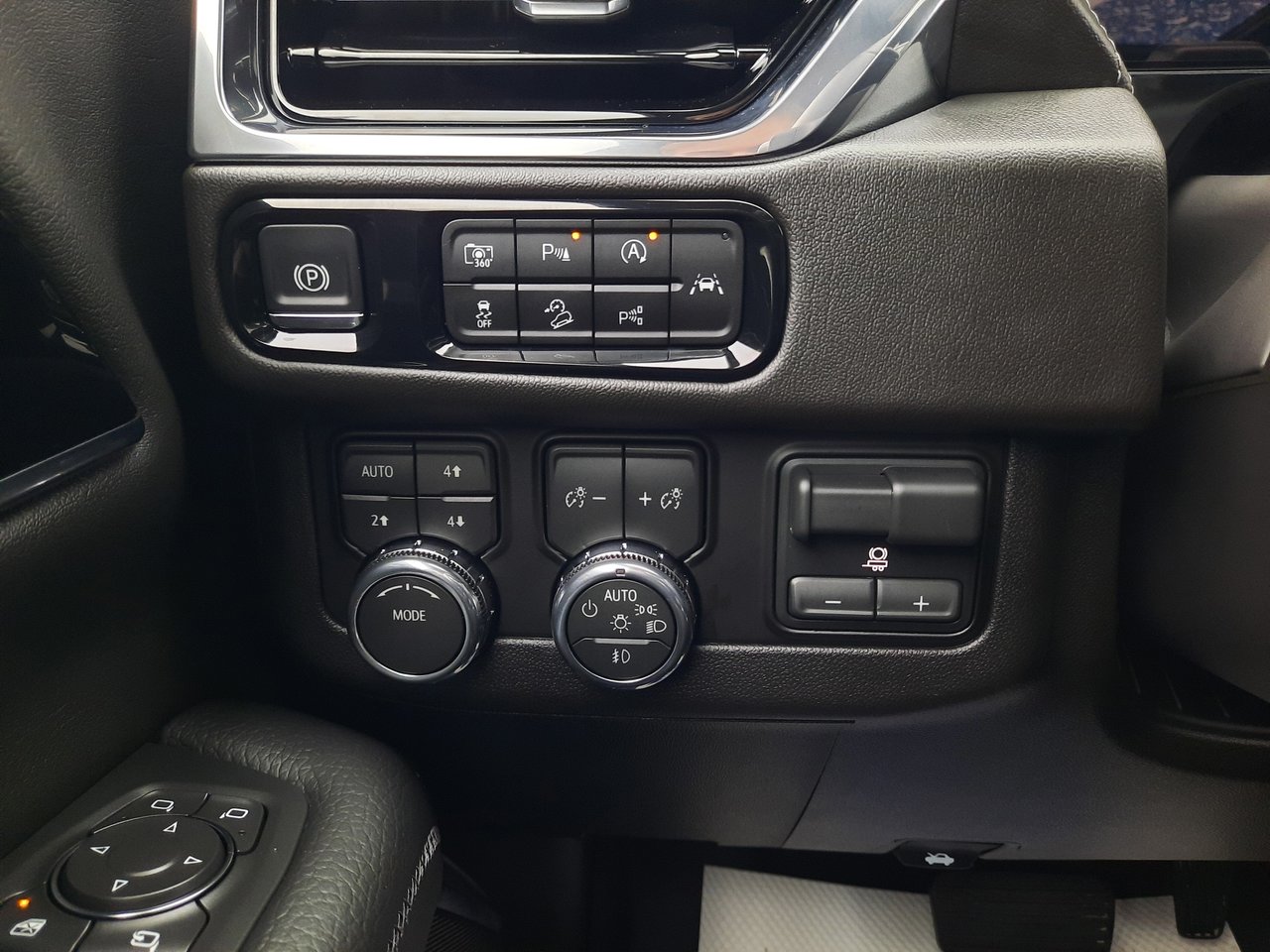 2026 GMC Yukon Denali-12