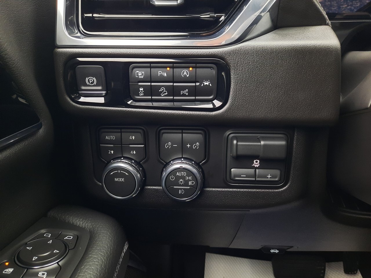 2026 GMC Yukon Denali-12