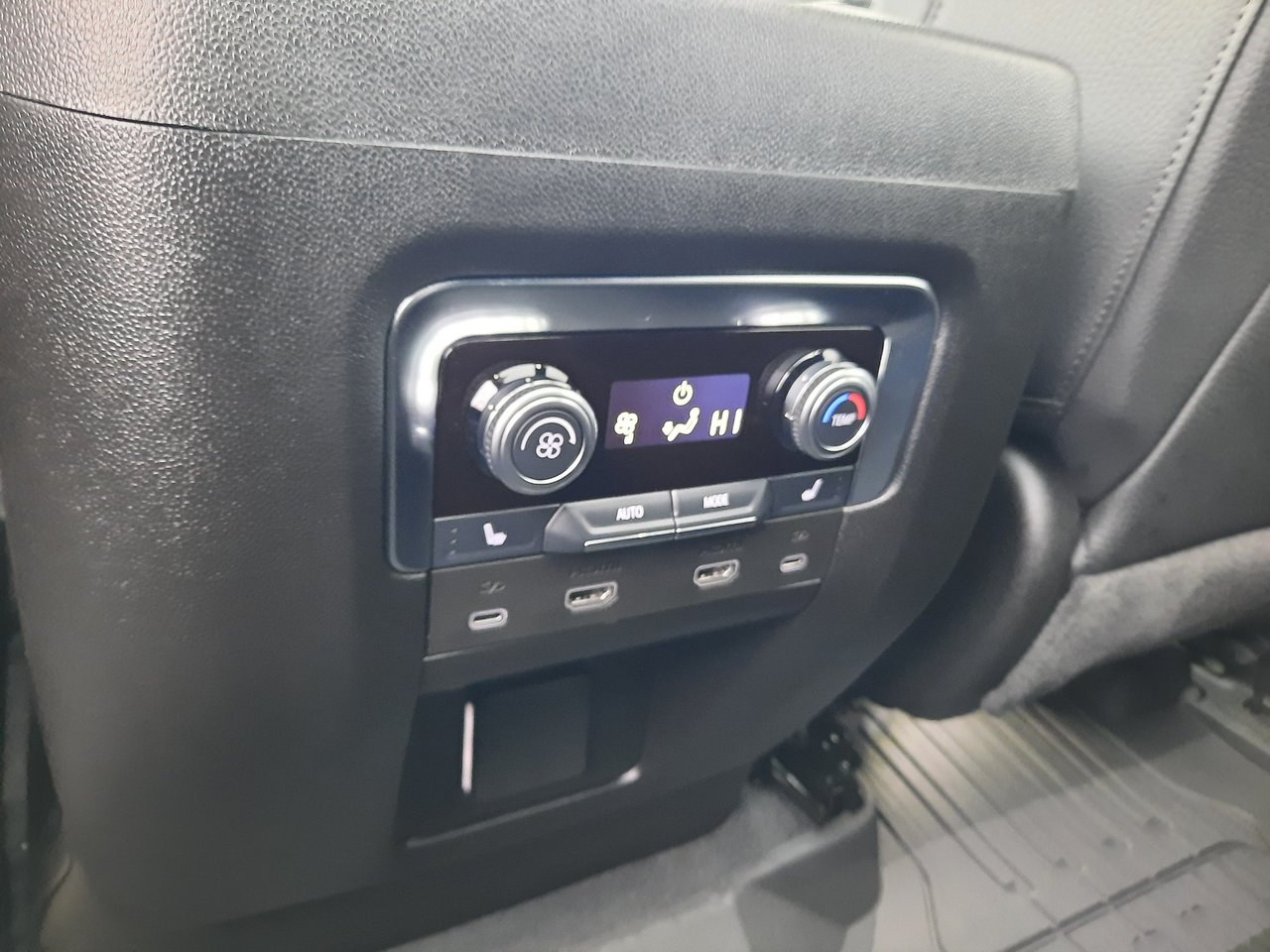 2026 GMC Yukon Denali-30