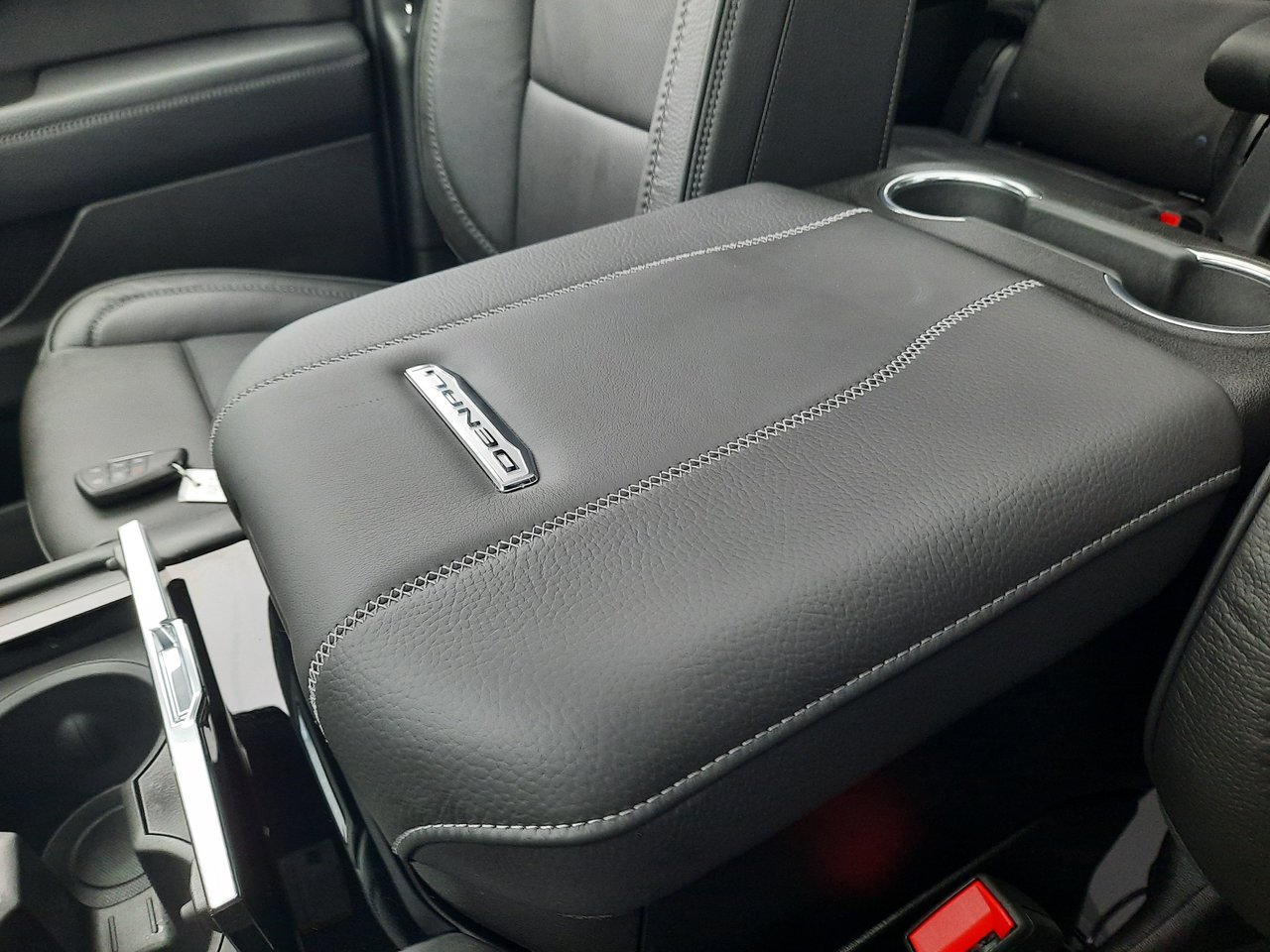 2026 GMC Yukon Denali-20