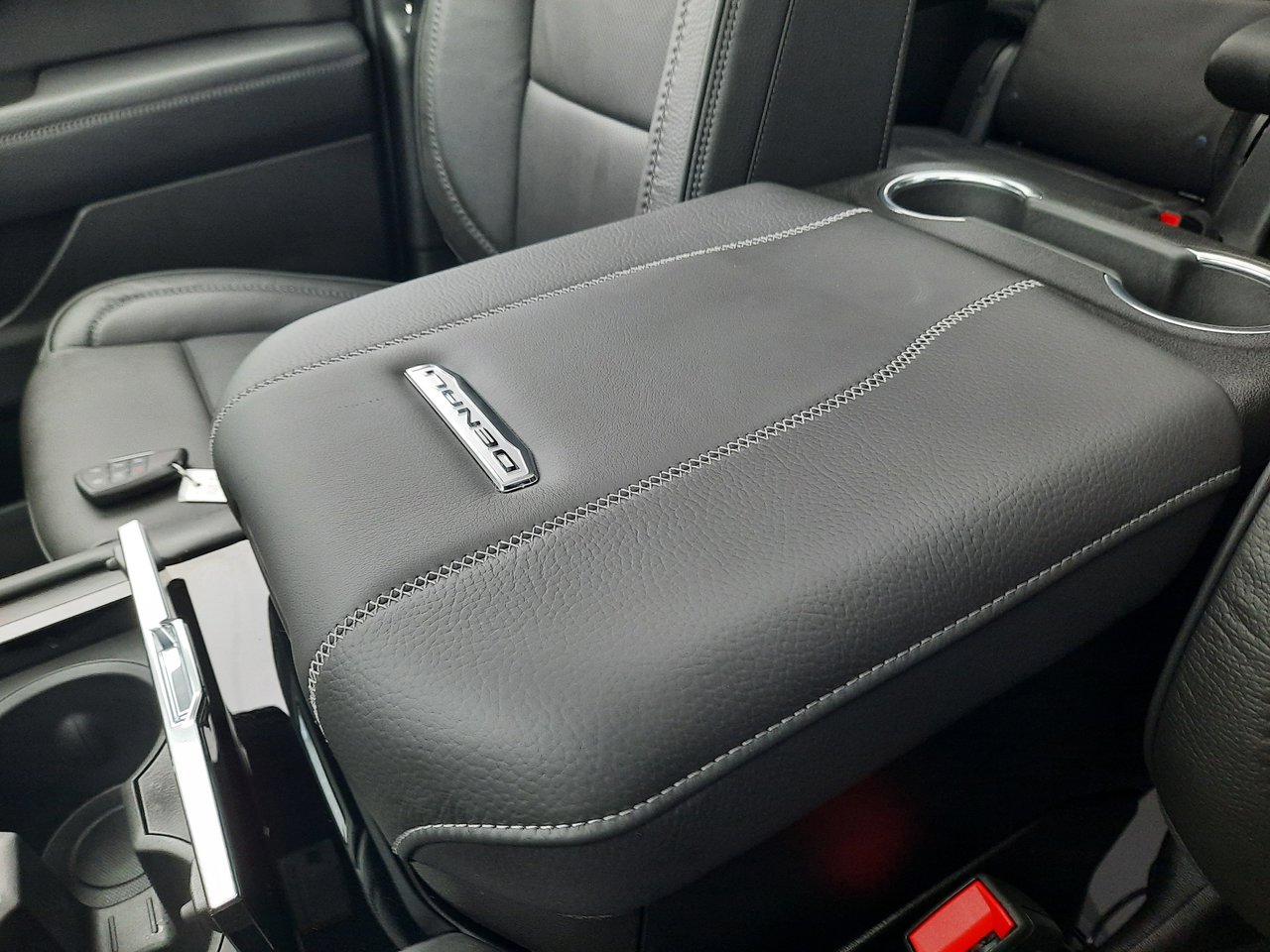 2026 GMC Yukon Denali-20