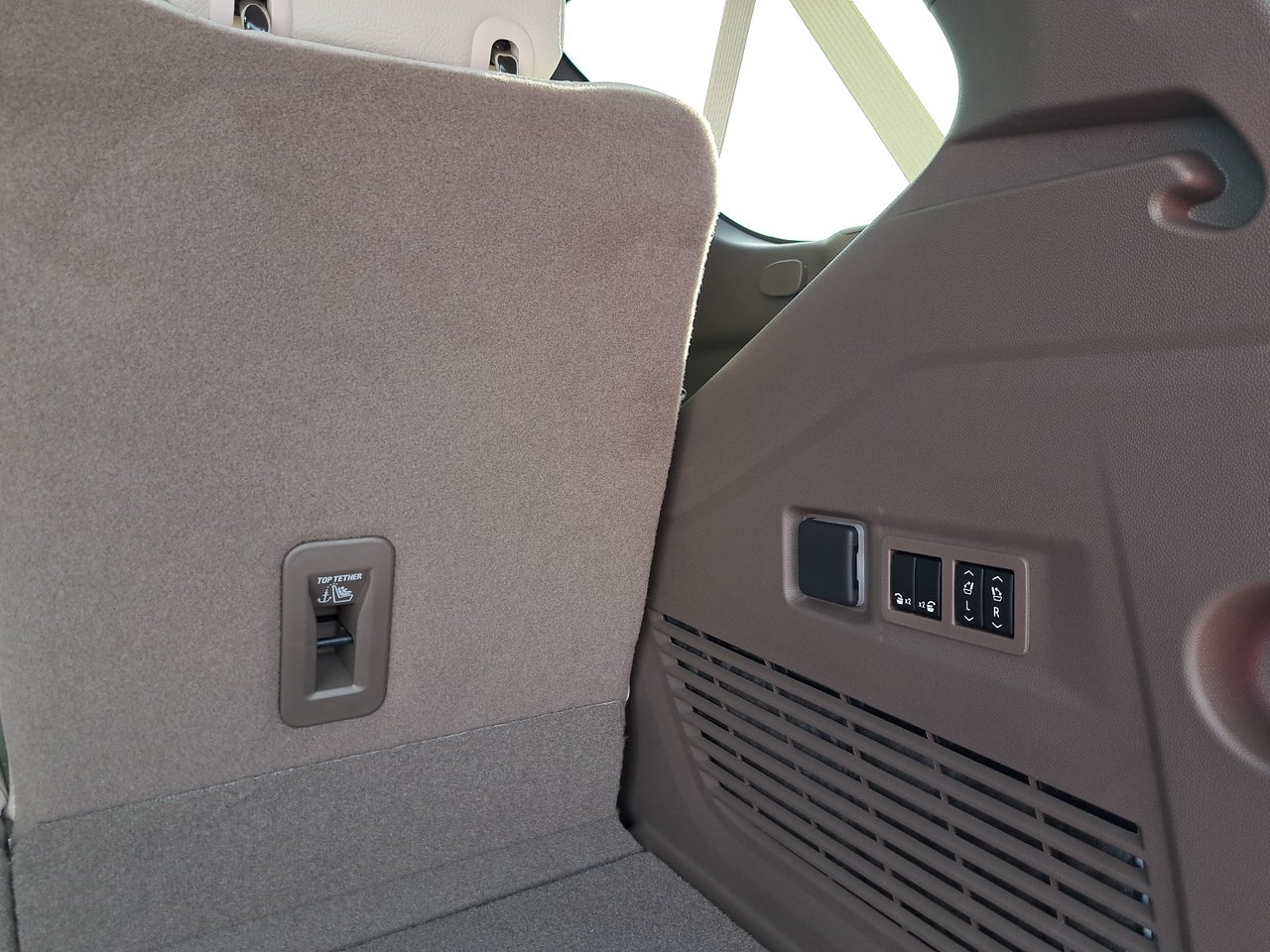 2026 GMC Yukon Denali-7