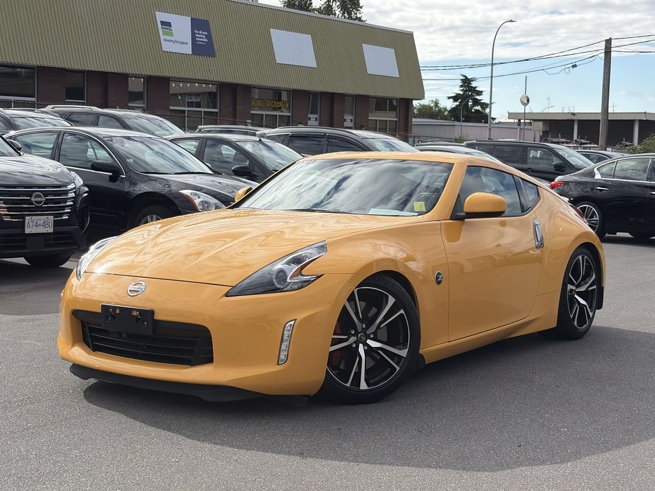 Chicance Yellow 2019 Nissan 370Z Coupe Rear-Wheel Drive Manual