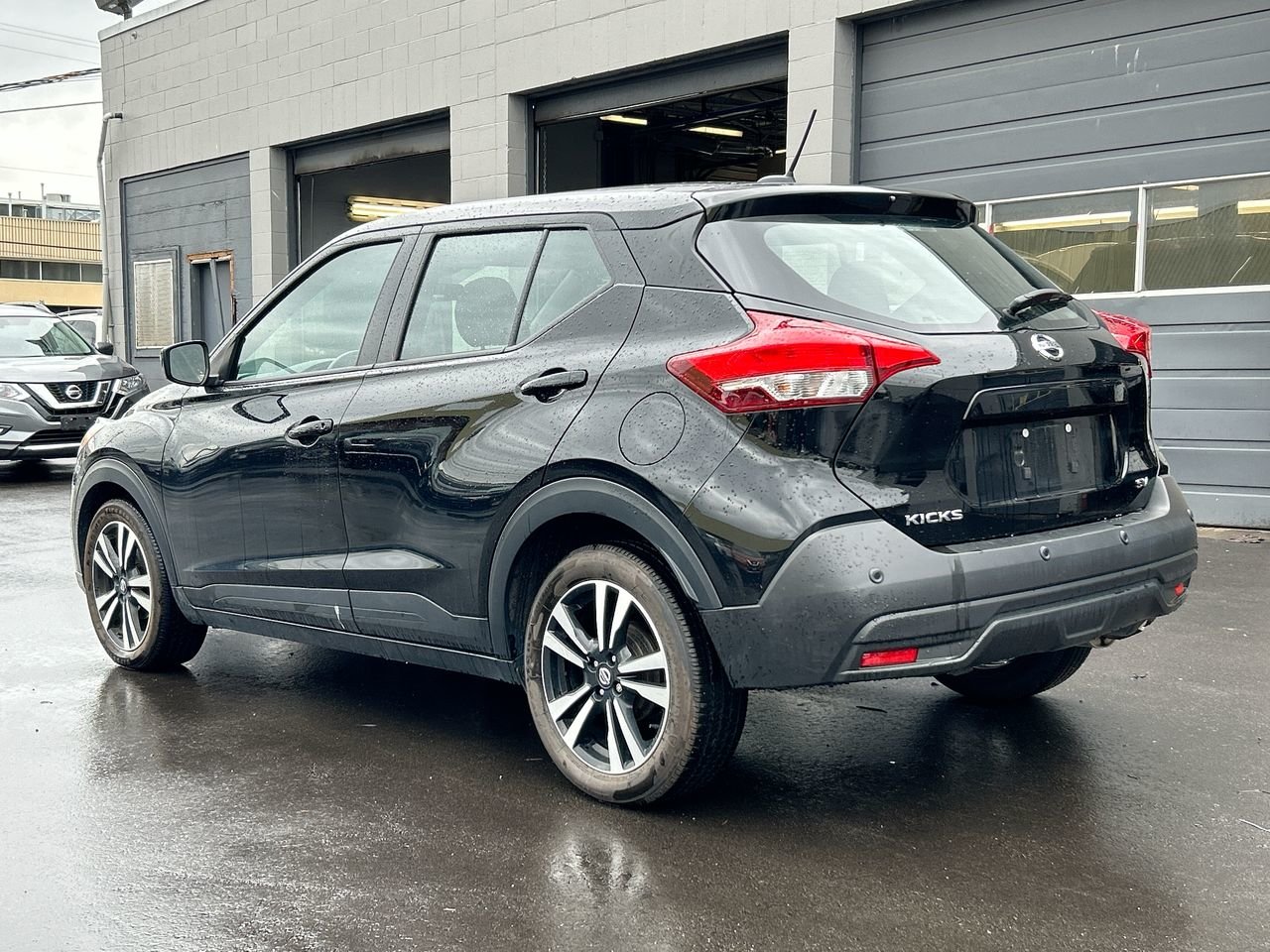 Used 2020  Nissan SV image 7