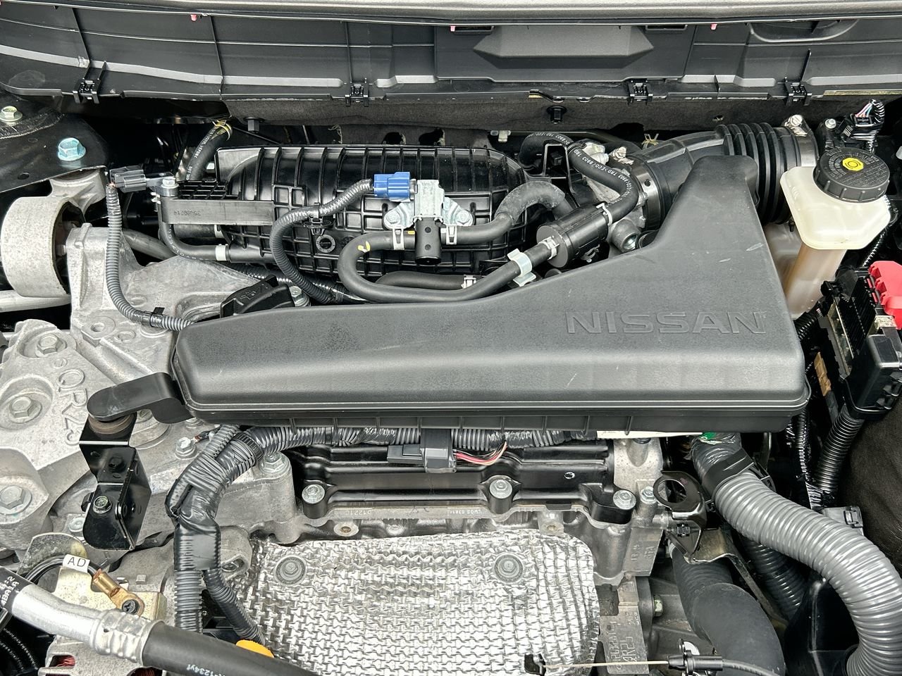 Used 2019 Grey Nissan SL image 33