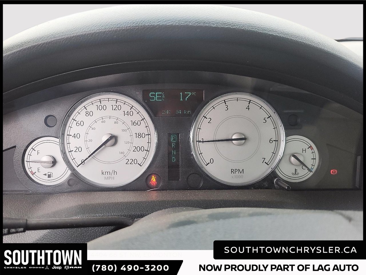 2005 Chrysler 300-11