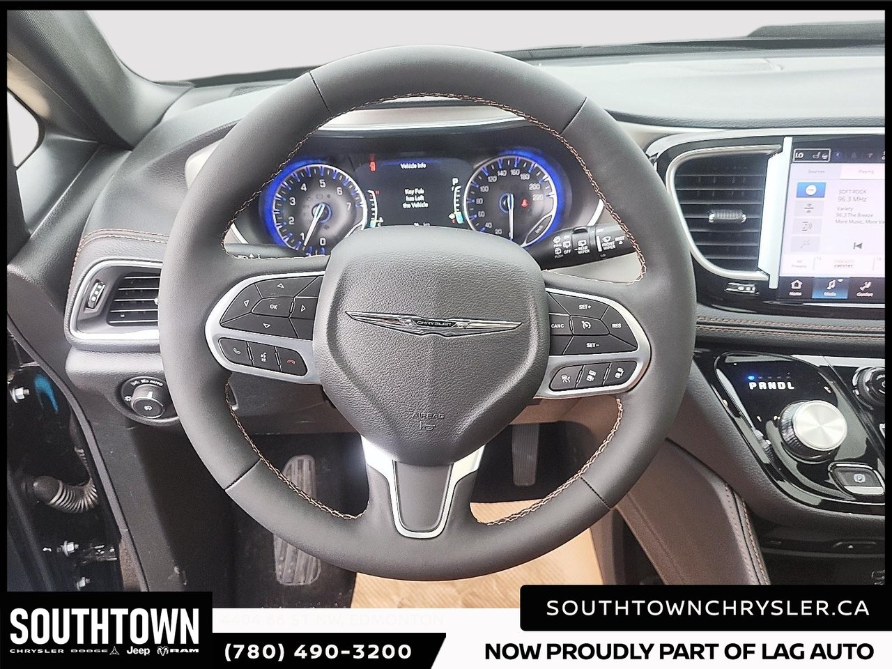 2026 Chrysler Pacifica PINNACLE-10