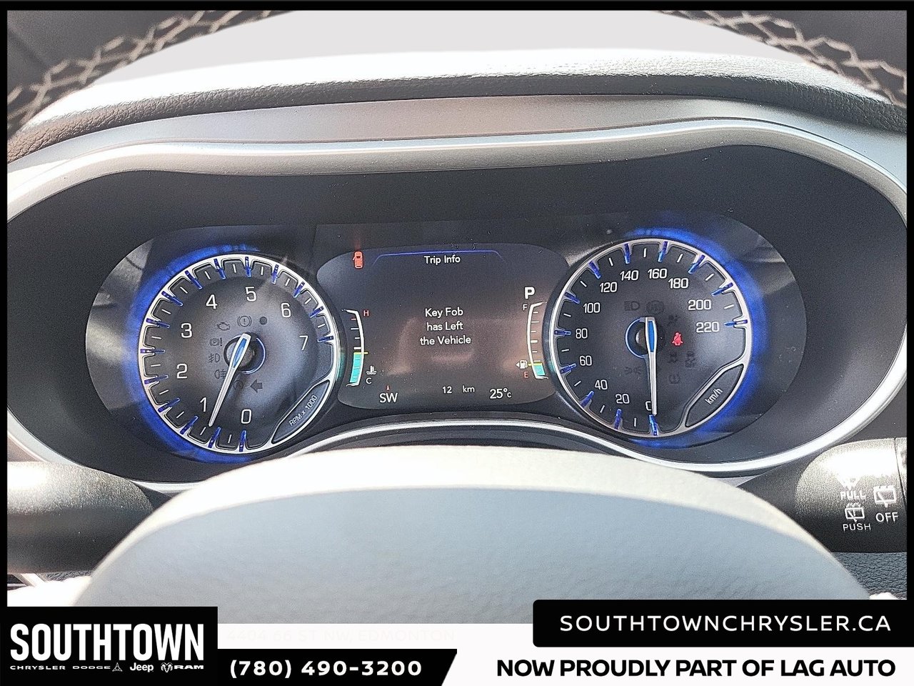 2027 Chrysler Pacifica SELECT AWD-13