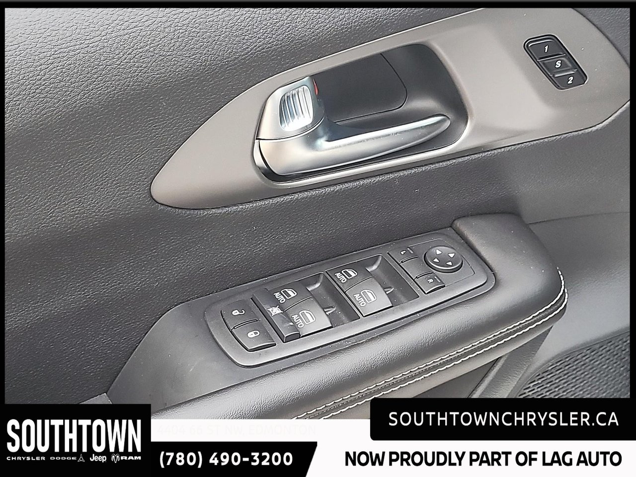 2027 Chrysler Pacifica SELECT AWD-10