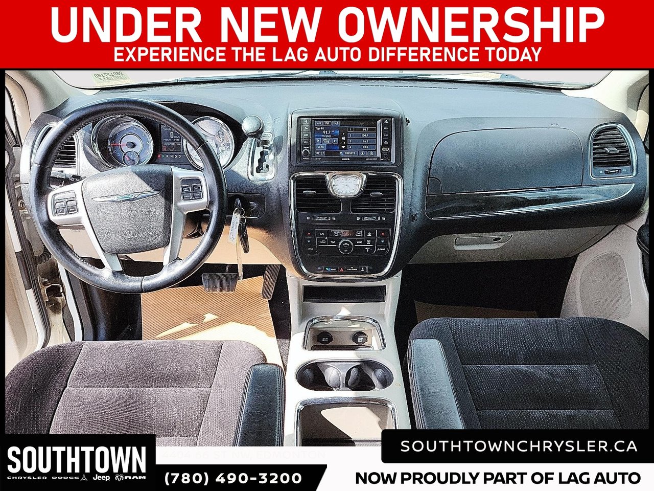 2014 Chrysler Town & Country Touring-9