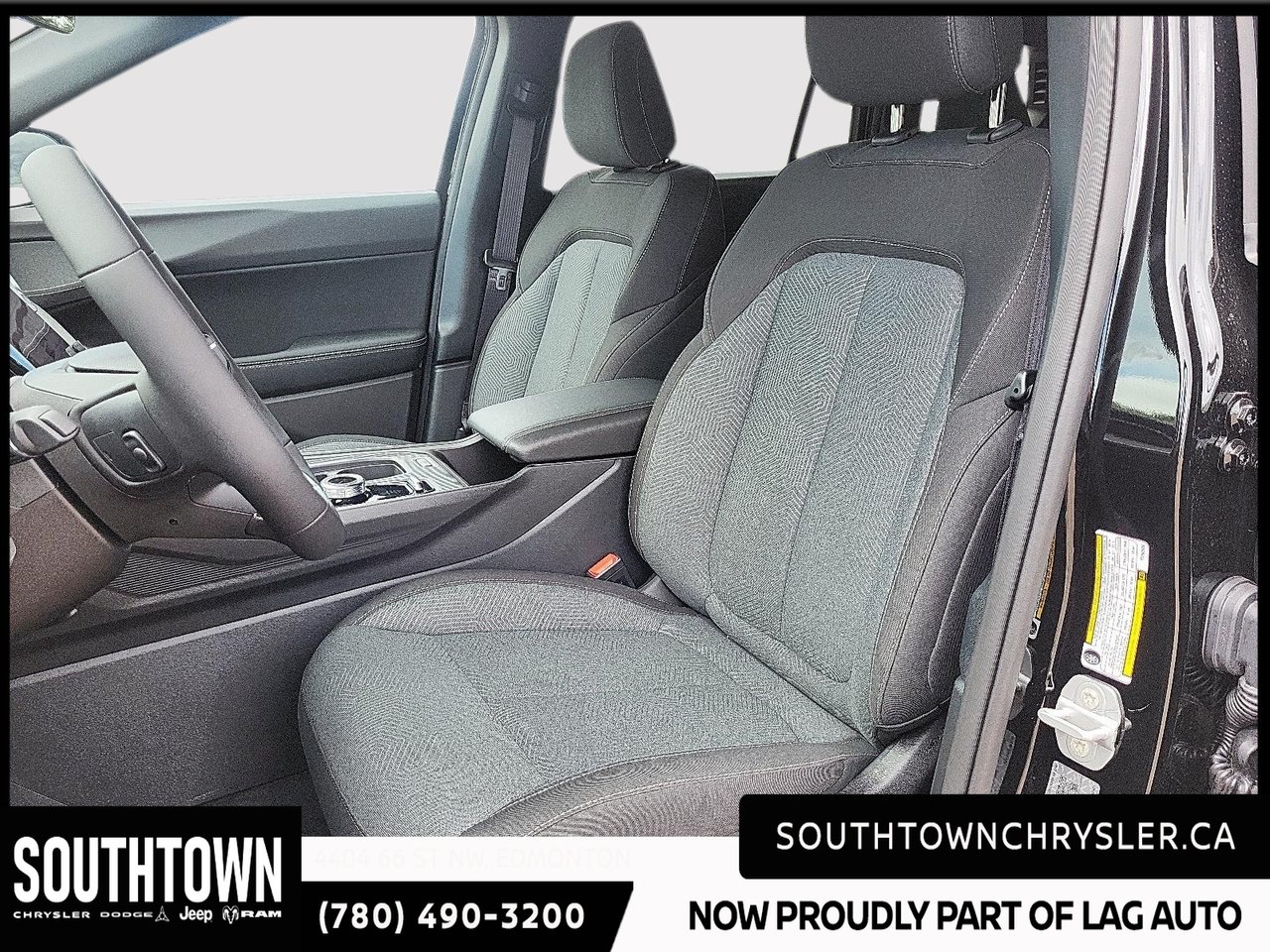 2026 Jeep Cherokee LAREDO-8