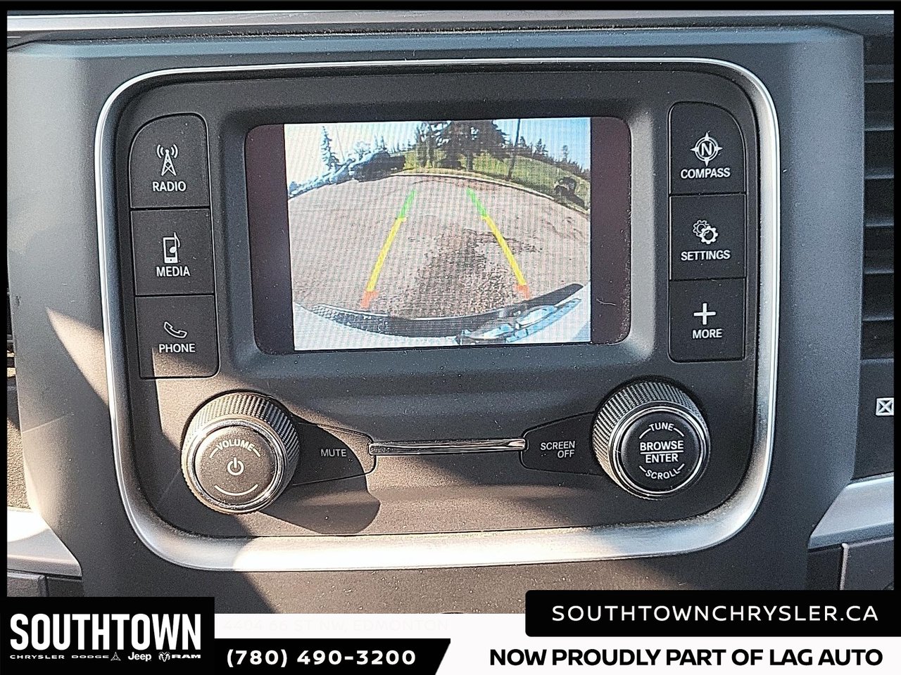 2023 Ram 1500 Classic SLT-16