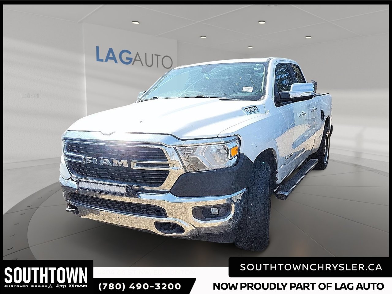 Bright White Clearcoat 2019 RAM 1500 Pickup Truck Four-Wheel Drive Automatic