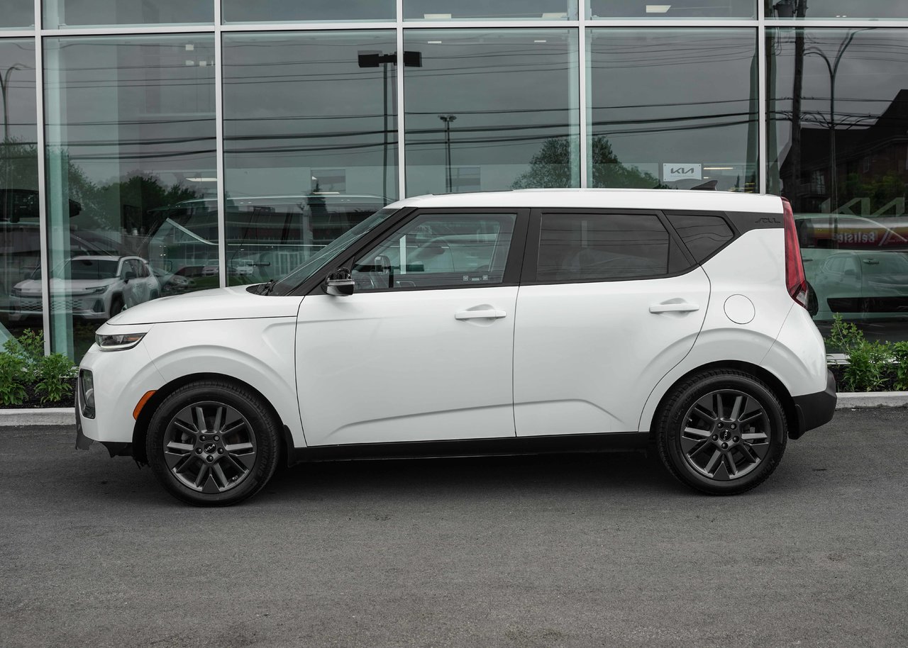 Snow White Pearl 2022 Kia Soul EX+ FWD SUV / Crossover Automatic