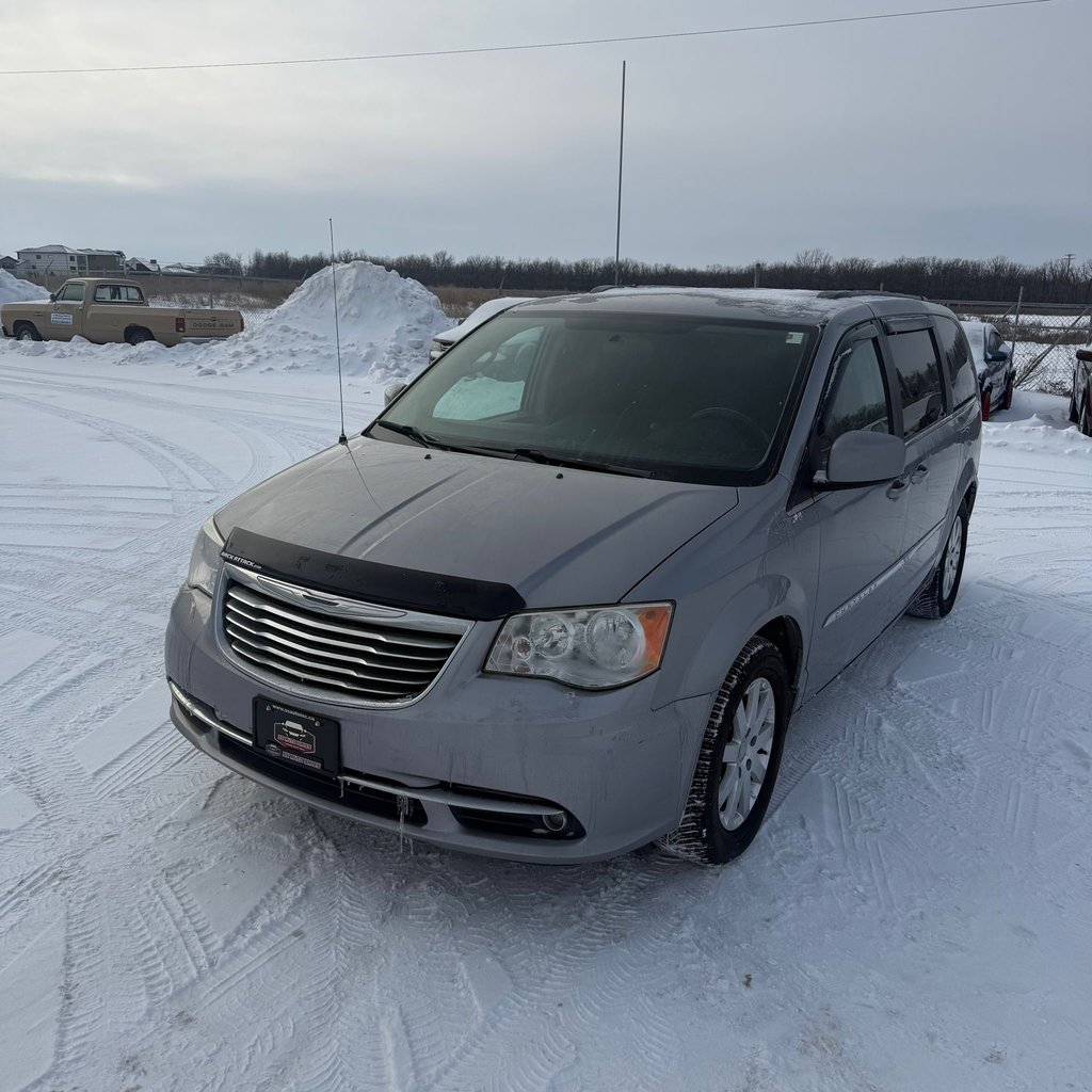 2013 Chrysler Town & Country Touring FWD