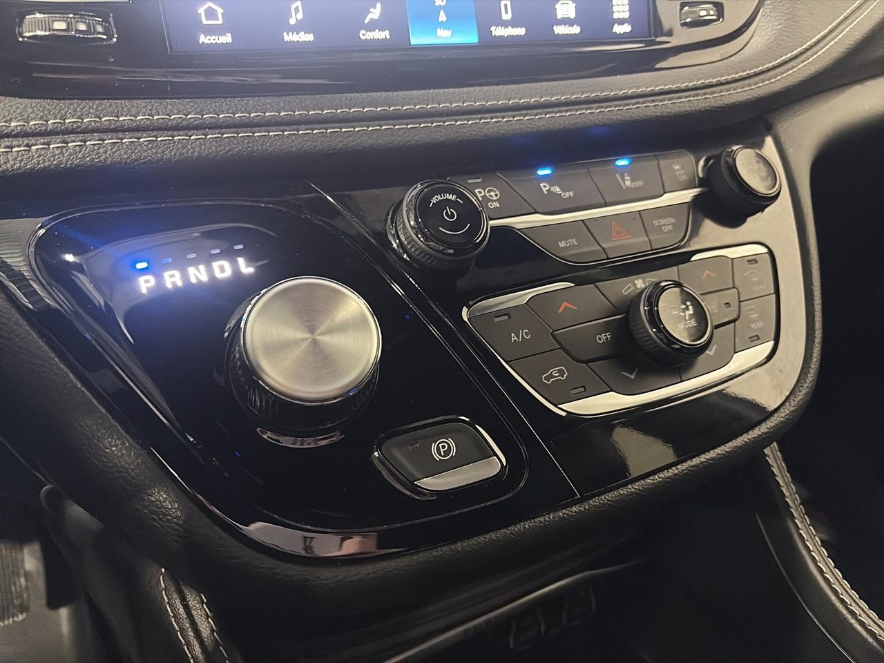 Chrysler Pacifica Hybrid Premium S Appearance 2024-14