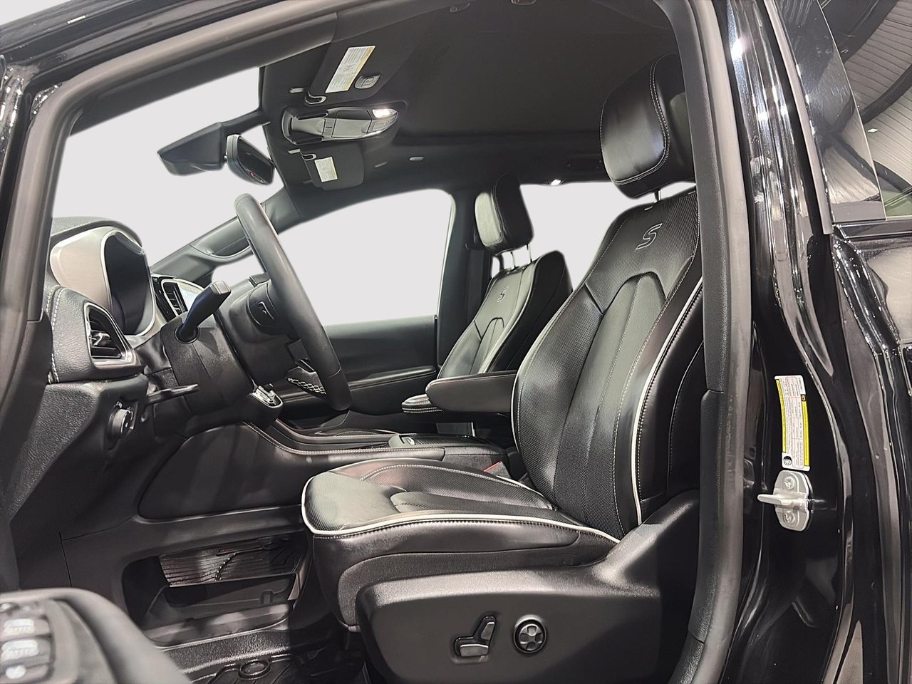 Chrysler Pacifica Hybrid Premium S Appearance 2024-9