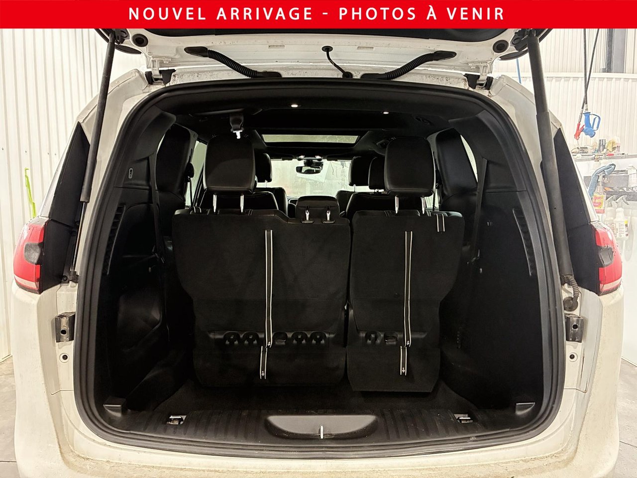 2022 Chrysler Pacifica Touring L-5