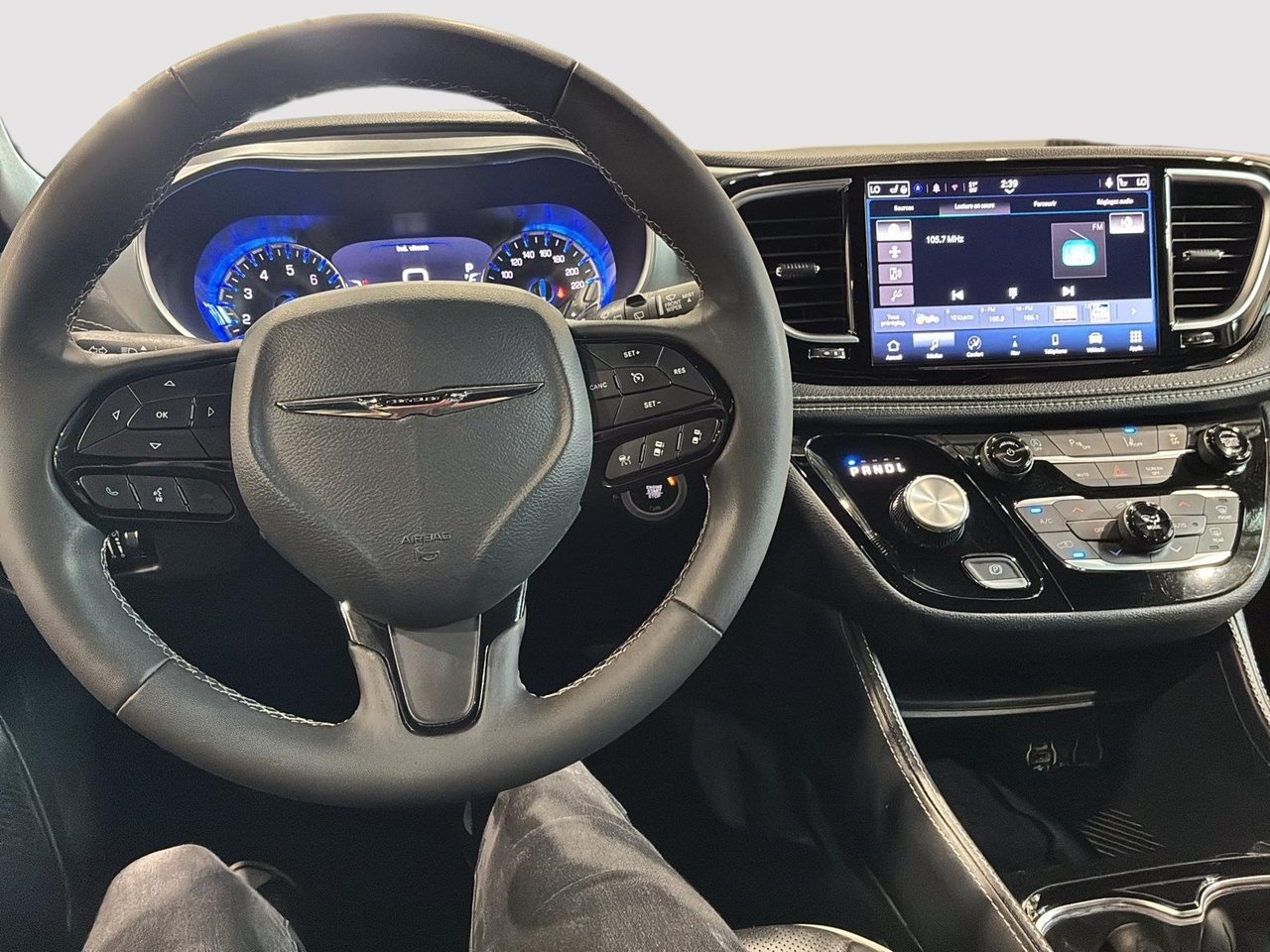 Chrysler Pacifica Limited 2025-8