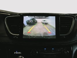 2027 Chrysler Pacifica SELECT-11