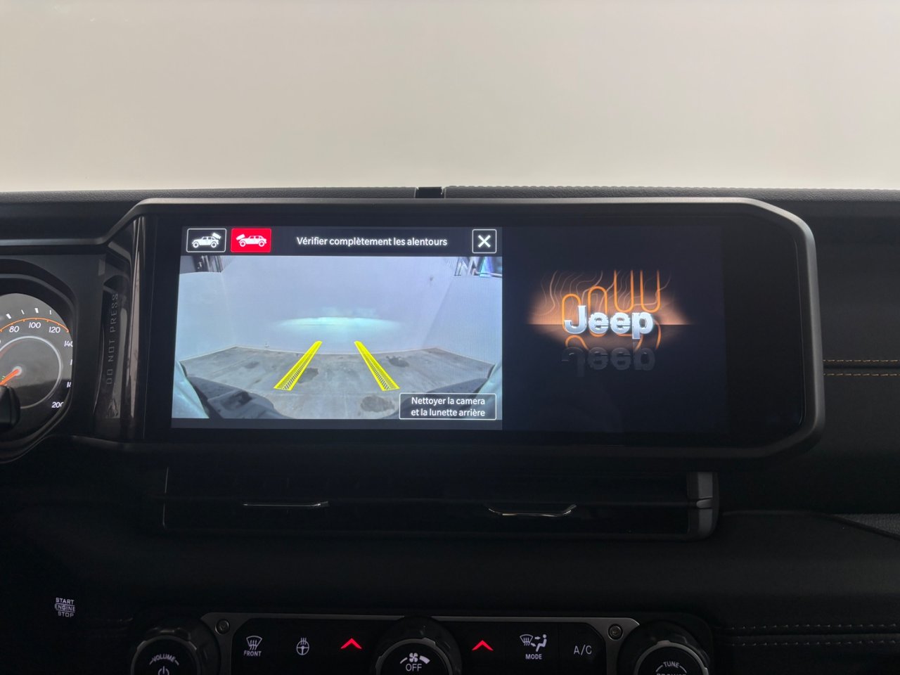 Jeep WRANGLER 4-Door SAHARA 2024-24