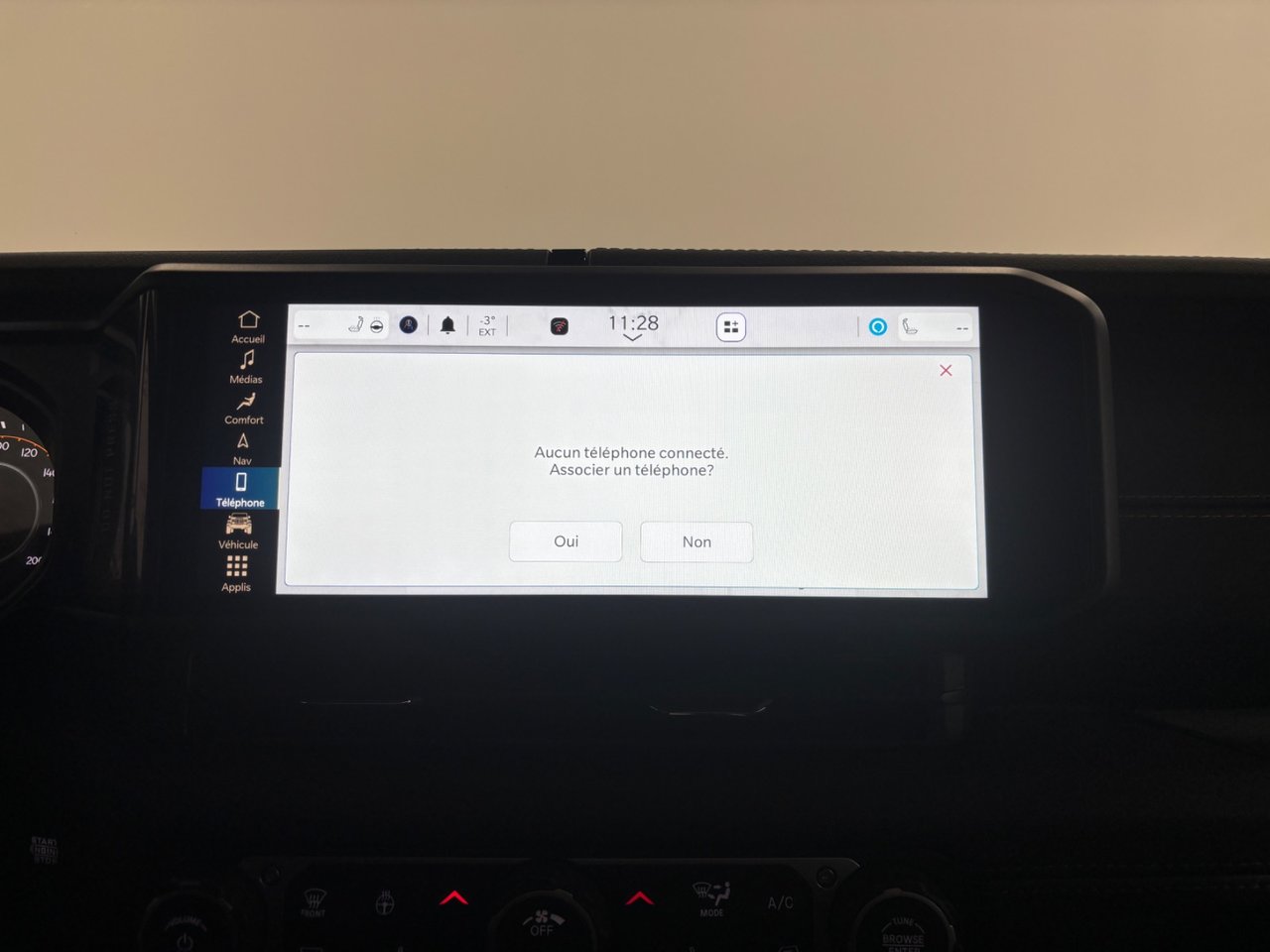 Jeep WRANGLER 4-Door SAHARA 2024-22