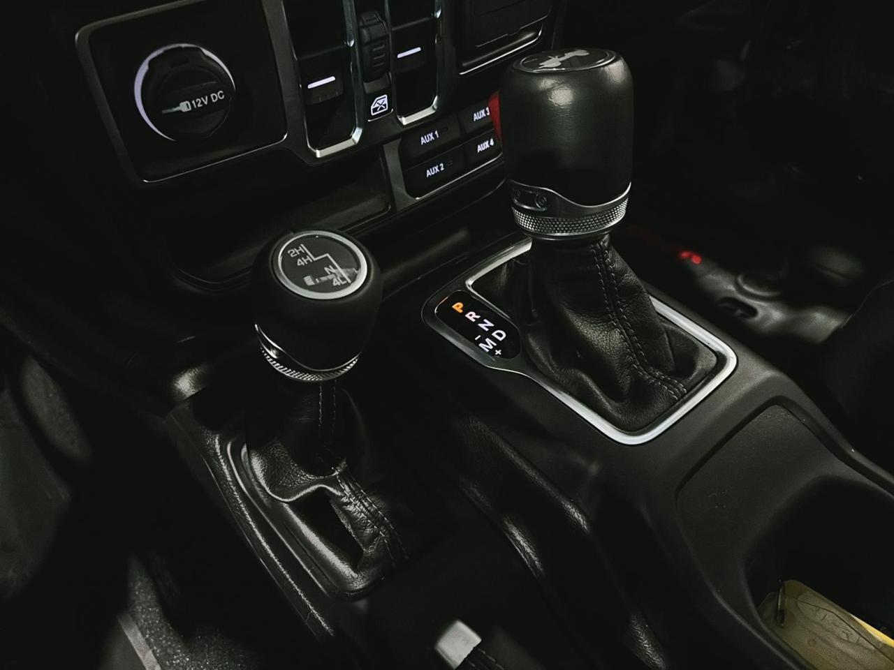 Jeep WRANGLER 4-Door SAHARA 2024-11