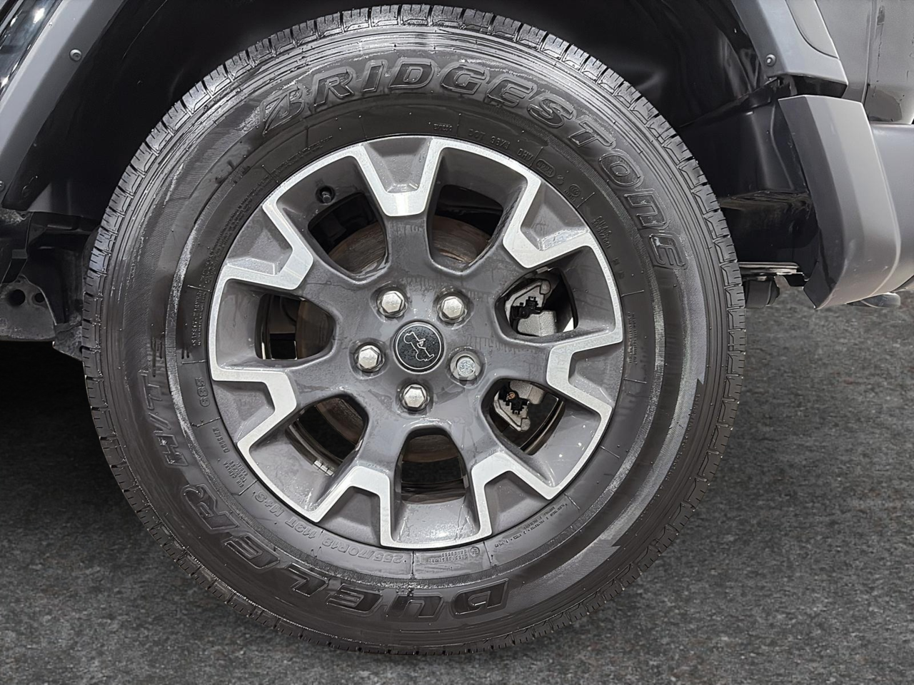 Jeep WRANGLER 4-Door SAHARA 2024-9