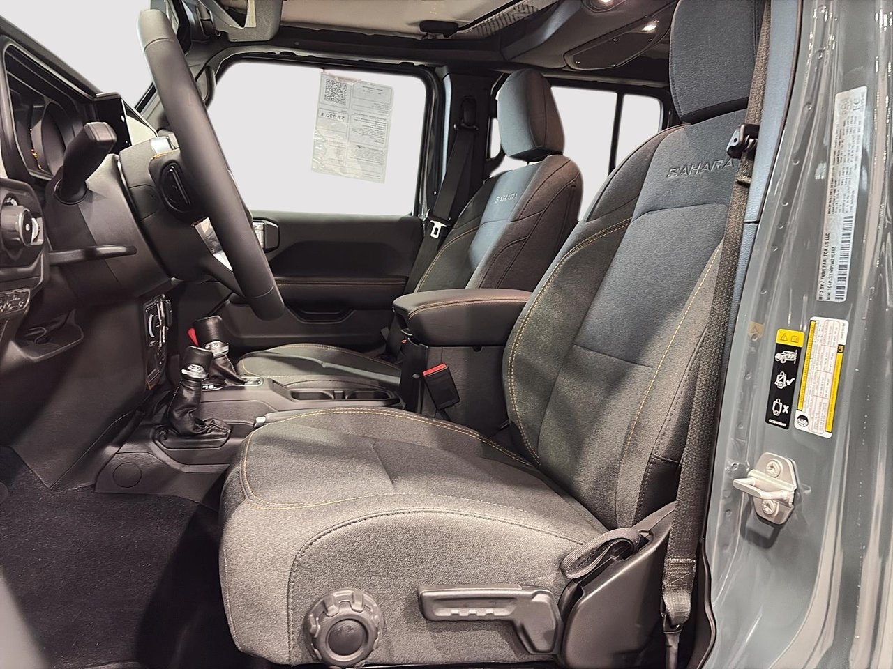 Jeep Wrangler 4-Door SAHARA 2024-7