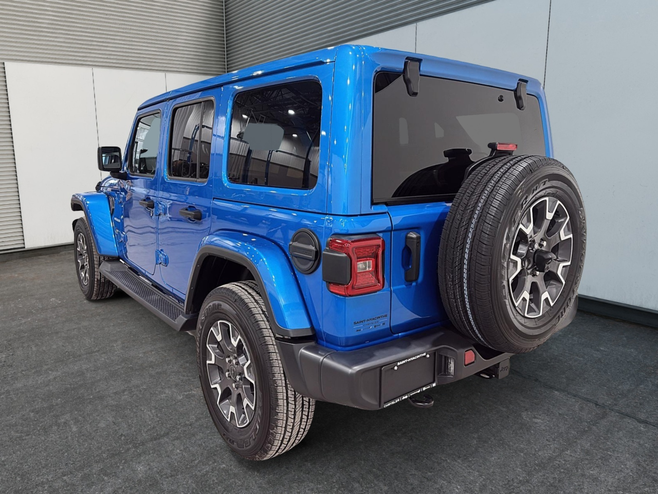 Jeep Wrangler 4-Door SAHARA 2024-3