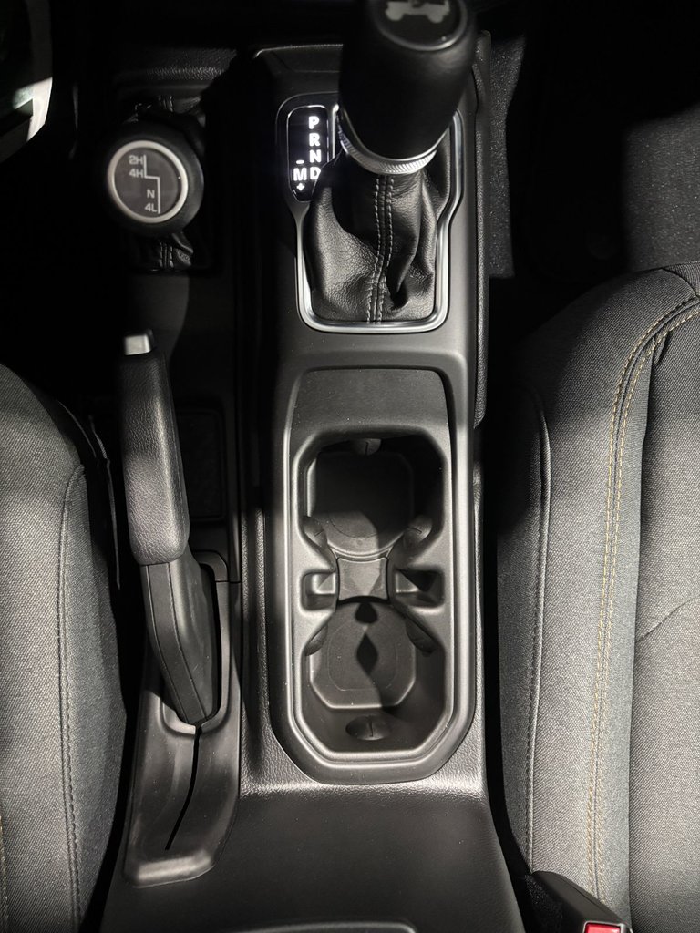 Jeep WRANGLER 4-Door SAHARA 2024-25