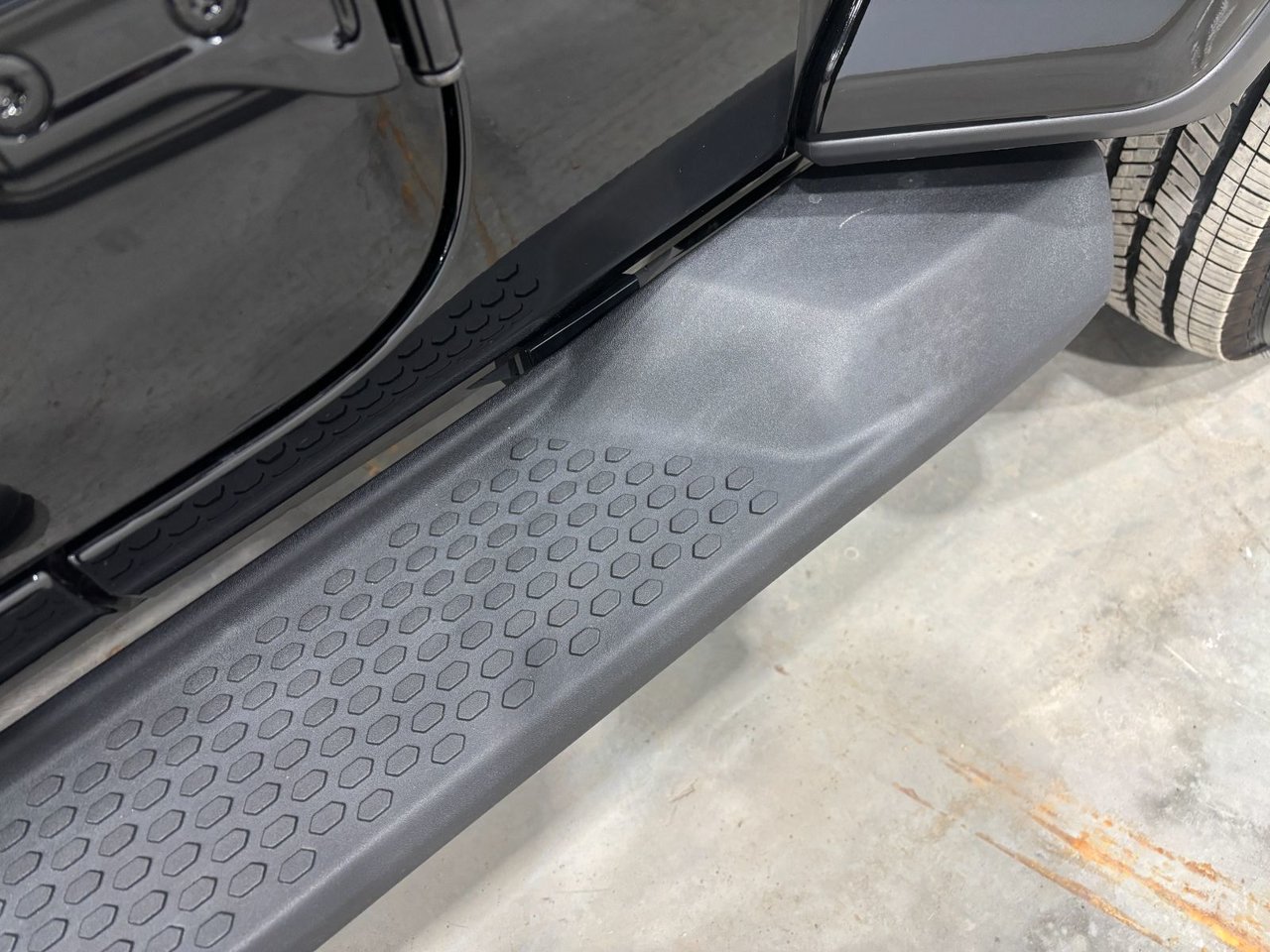 Jeep WRANGLER 4-Door SAHARA 2024-8