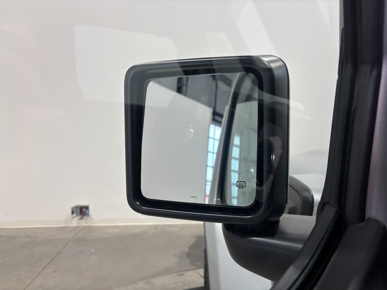 Jeep Wrangler 4XE SAHARA 2024-6