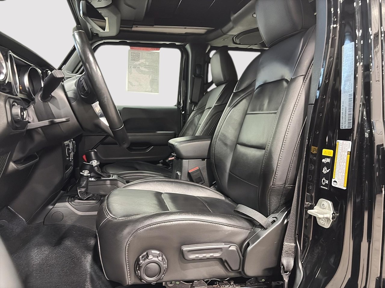 2023 Jeep Wrangler Sahara Altitude-7