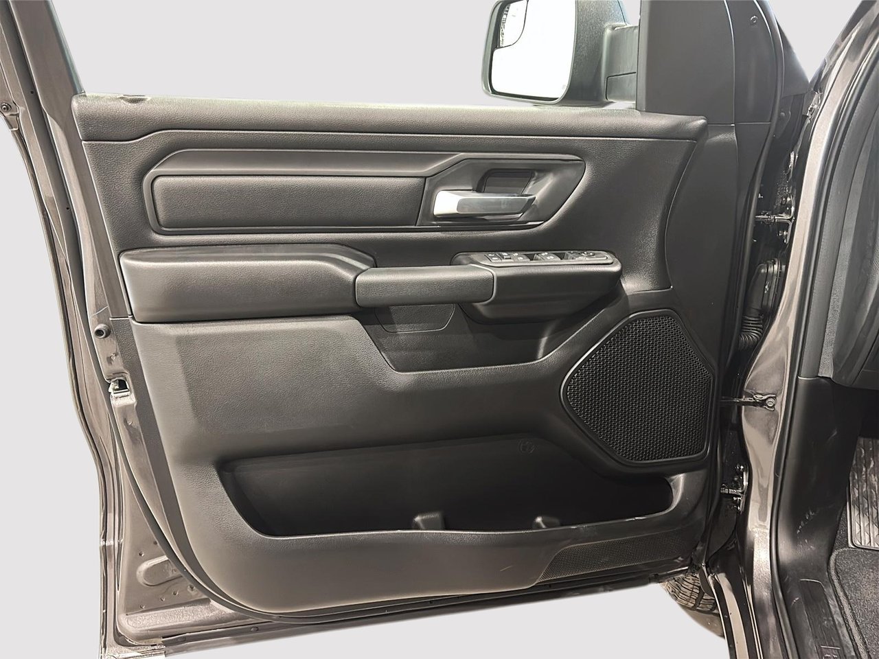 2025 Ram 1500 Tradesman-8