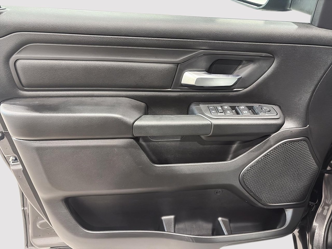 2025 Ram 1500 Tradesman-9