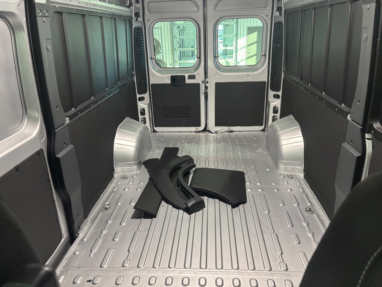 2025 Ram ProMaster Cargo Van SLT+-23