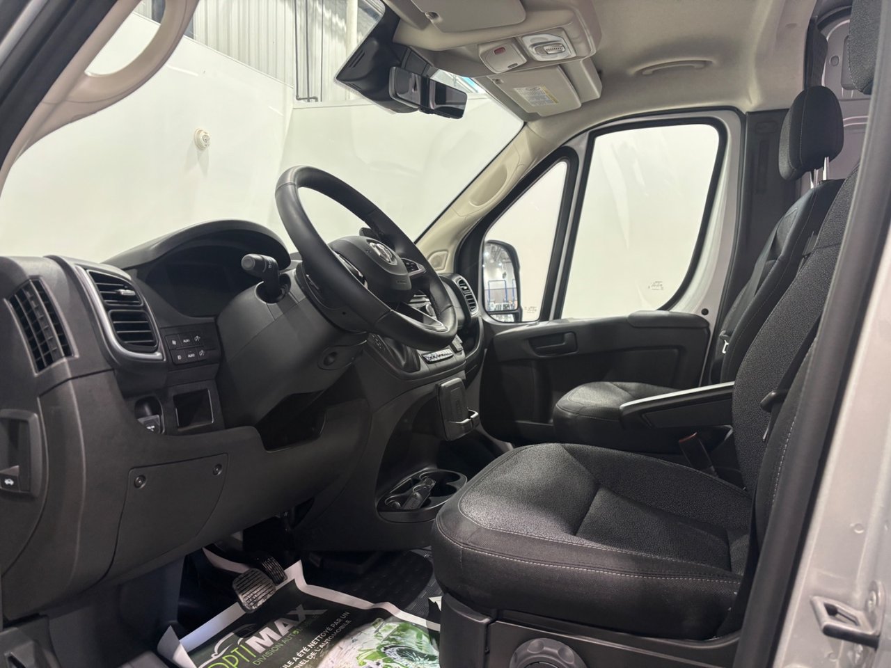 2025 Ram ProMaster Cargo Van SLT+-12
