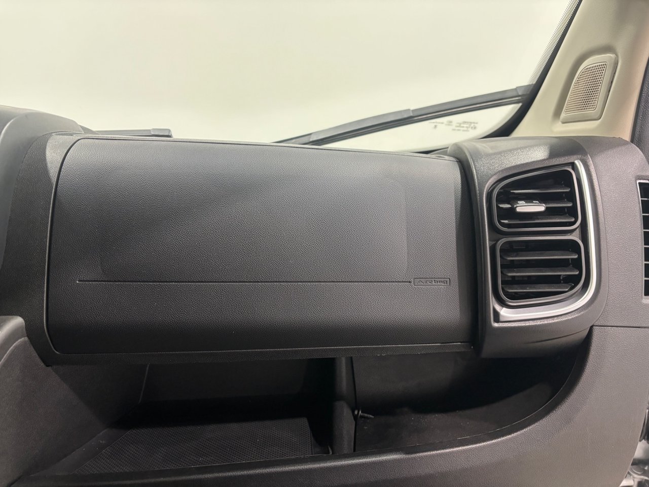 2025 Ram ProMaster Cargo Van SLT+-9