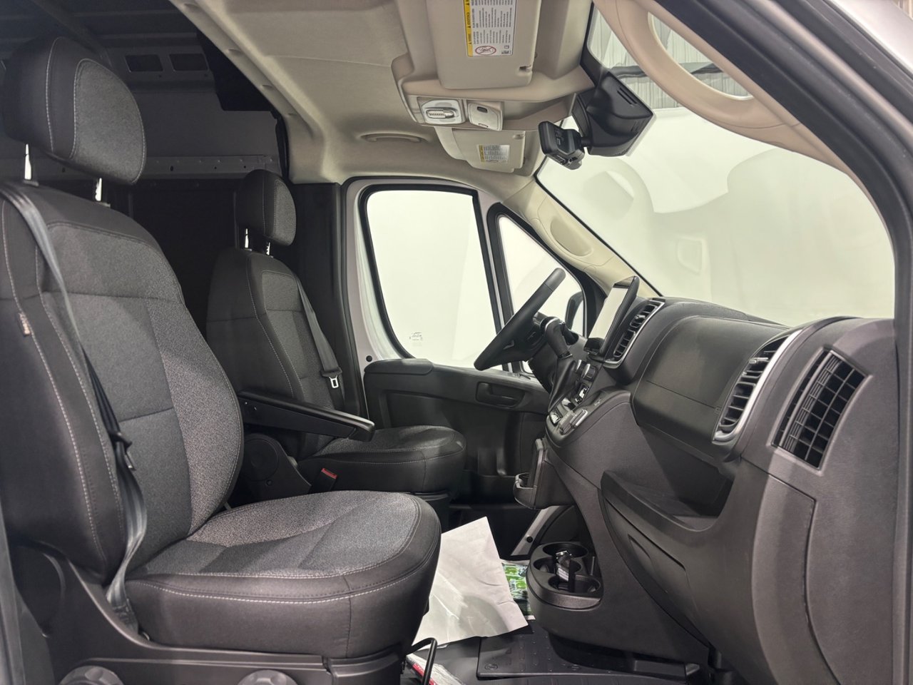 2025 Ram ProMaster Cargo Van SLT+-8