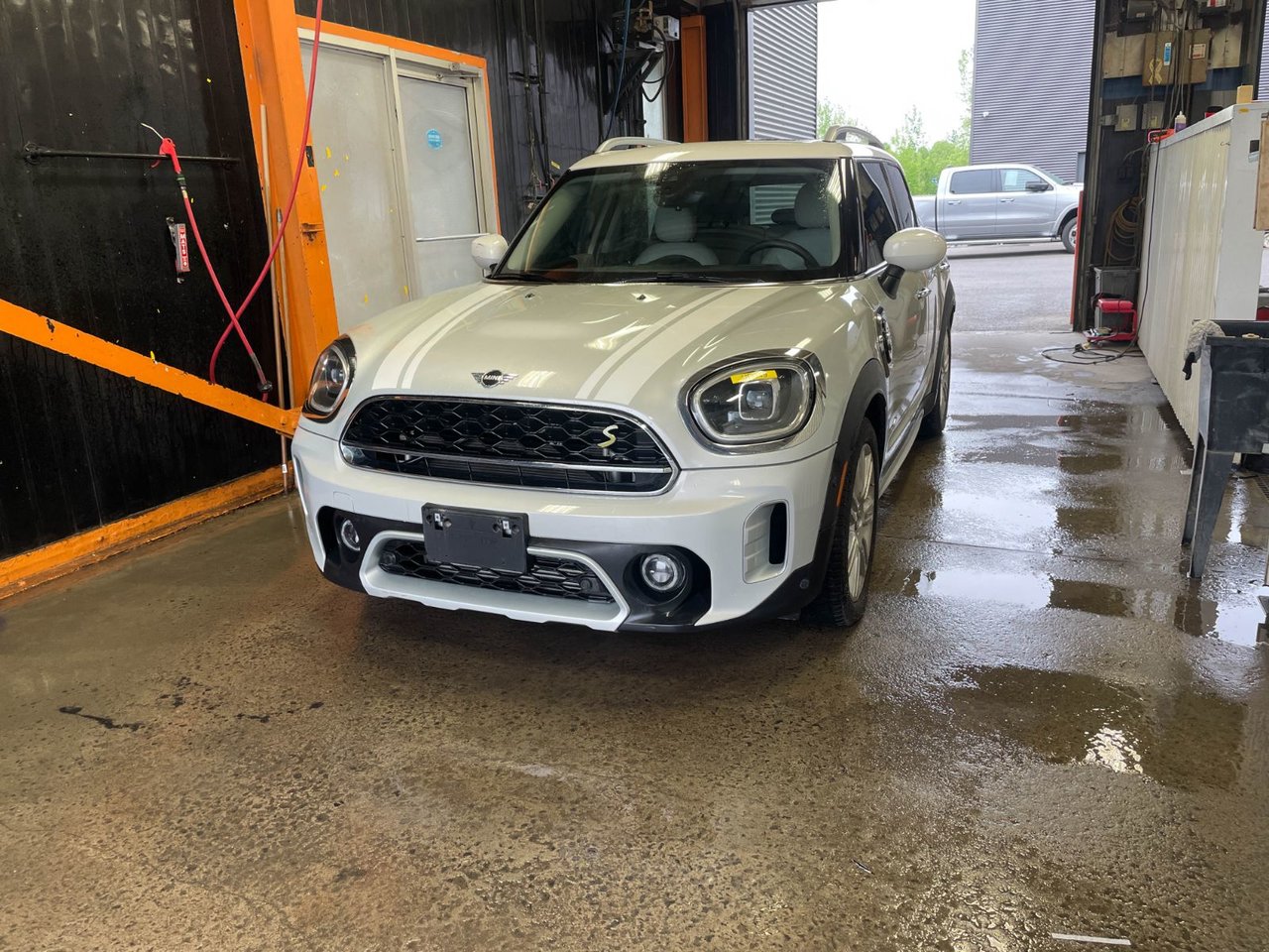 White 2023 MINI Countryman Hybrid Plug-in Cooper SE ALL4 AWD SUV / Crossover All-Wheel Drive Automatic