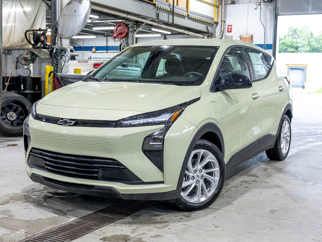 2027 Chevrolet Bolt LT FWD