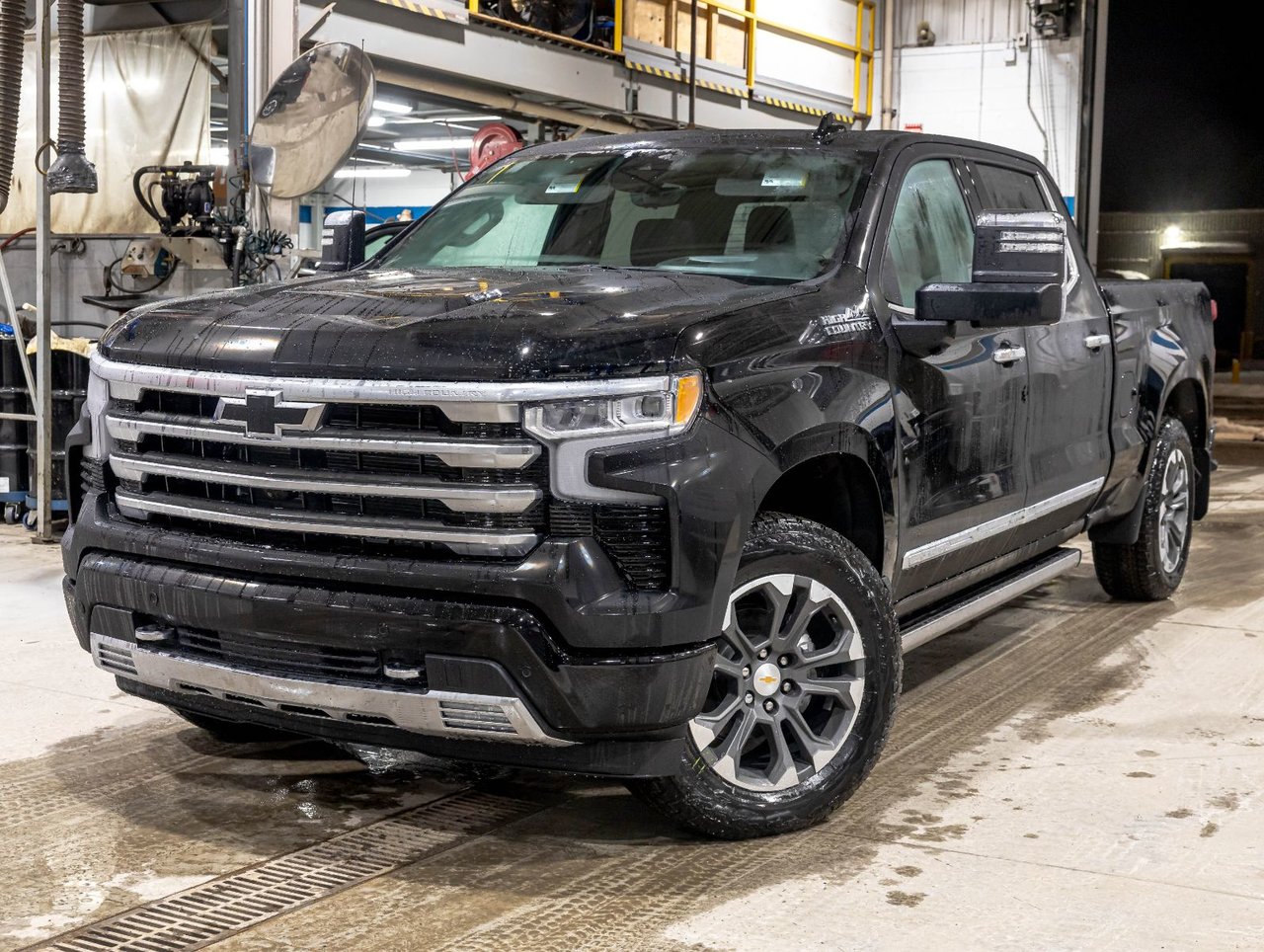 2026 Chevrolet Silverado 1500 High Country Crew Cab 4WD