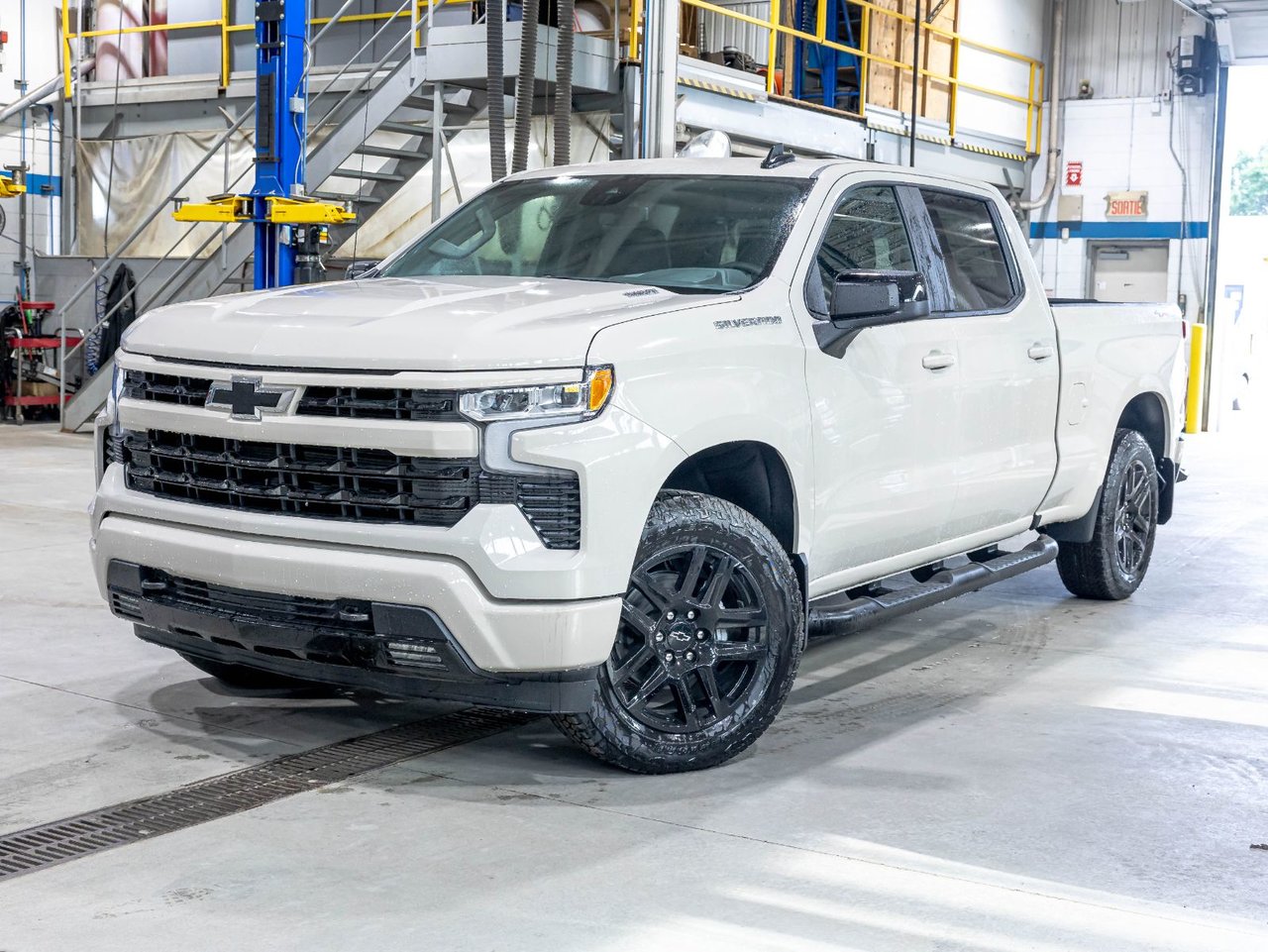 White Sands 2026 Chevrolet Silverado 1500 Pickup Truck Four-Wheel Drive Automatic