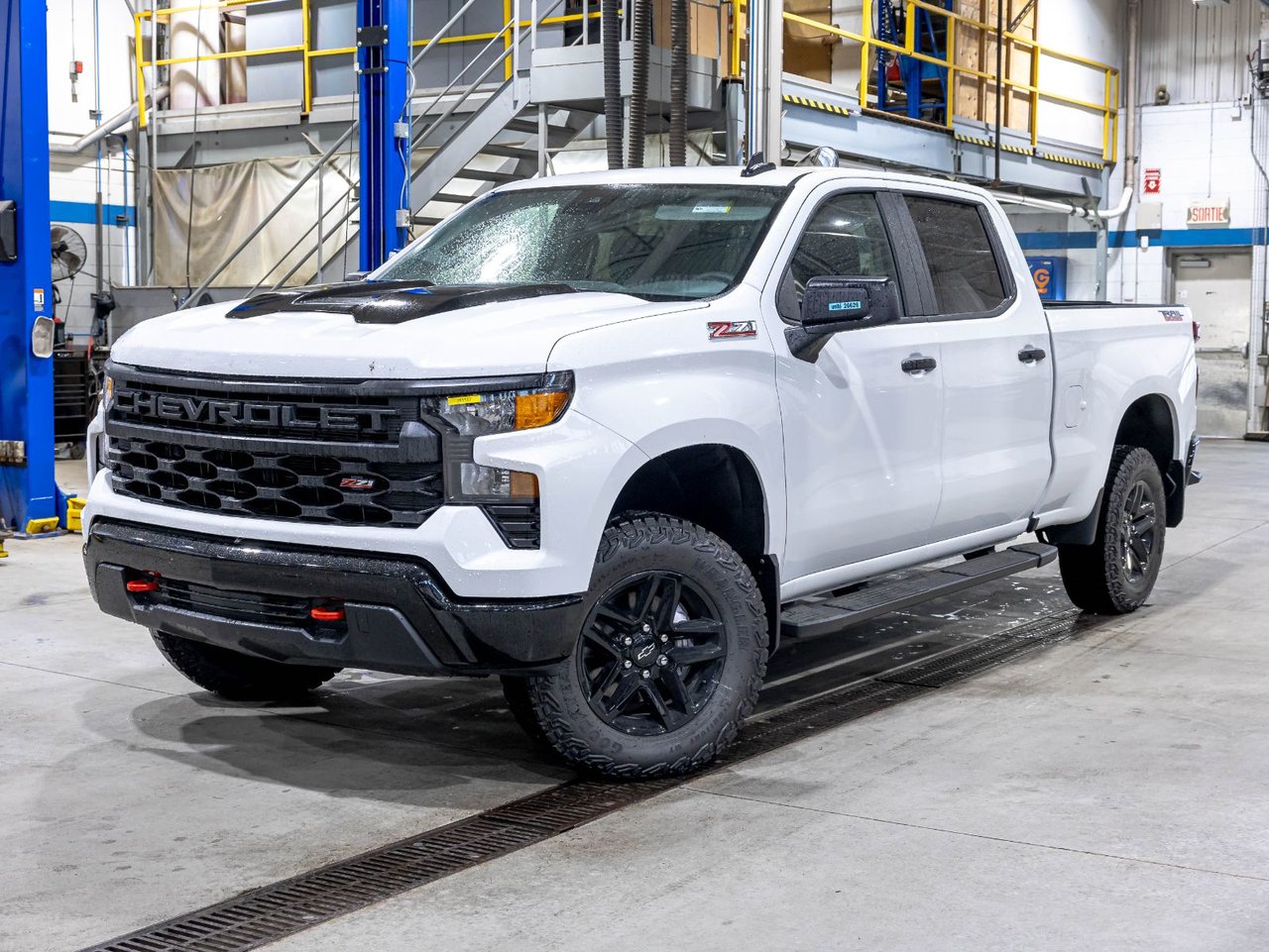Summit White 2026 Chevrolet Silverado 1500 Pickup Truck Four-Wheel Drive Automatic
