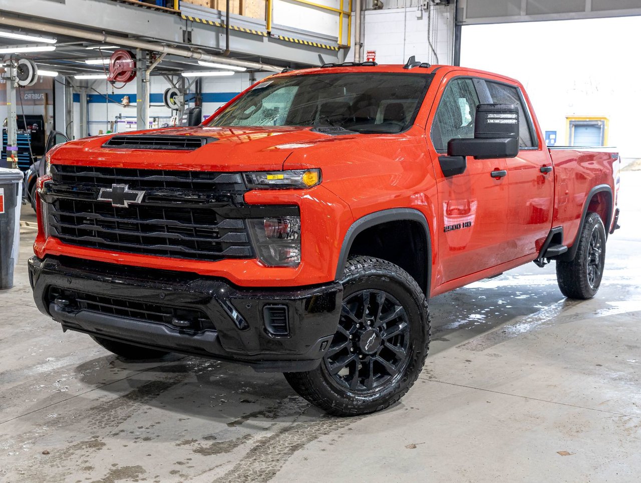 2026 Chevrolet Silverado 2500HD Custom Crew Cab 4WD